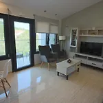 Santa Barbara Lakis 4*