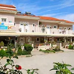 Santa Barbara Lakis 4* Perivólion