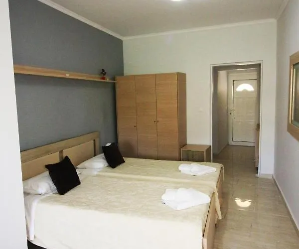 Santa Barbara Lakis 4*