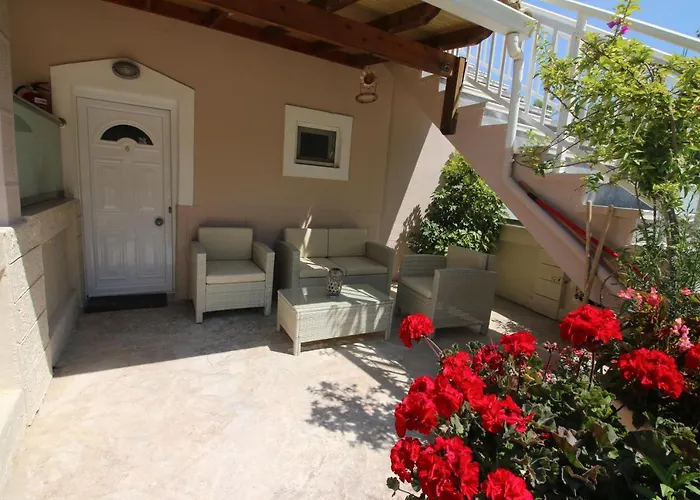 Hotel apartamentowy Santa Barbara Lakis