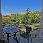 Santa Barbara Lakis 4*