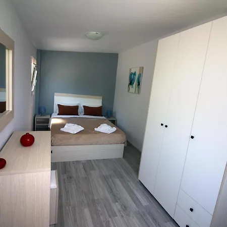 Lejlighedshotel Santa Barbara Lakis