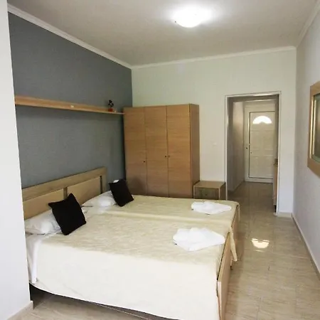 Santa Barbara Lakis 4*