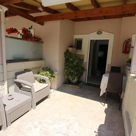 Santa Barbara Lakis 4*