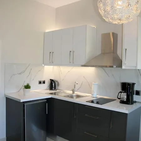 Santa Barbara Lakis Lejlighedshotel Perivólion