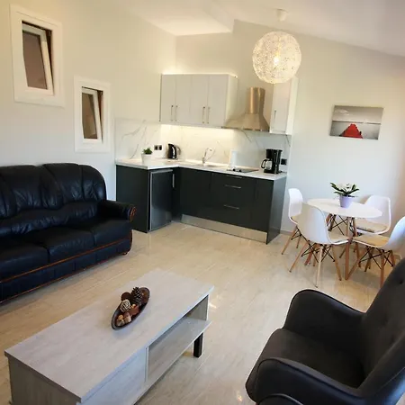 Santa Barbara Lakis Lejlighedshotel