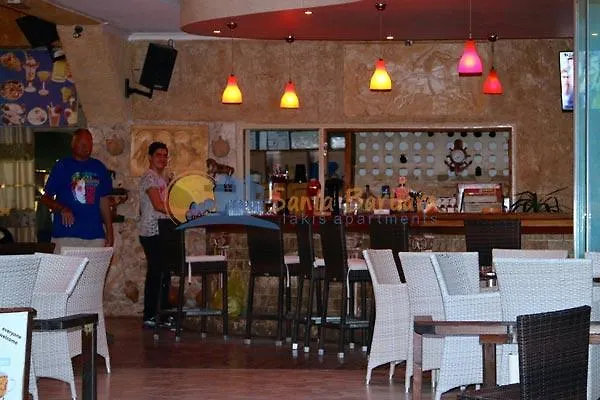 Santa Barbara Lakis Lägenhetshotell Perivólion